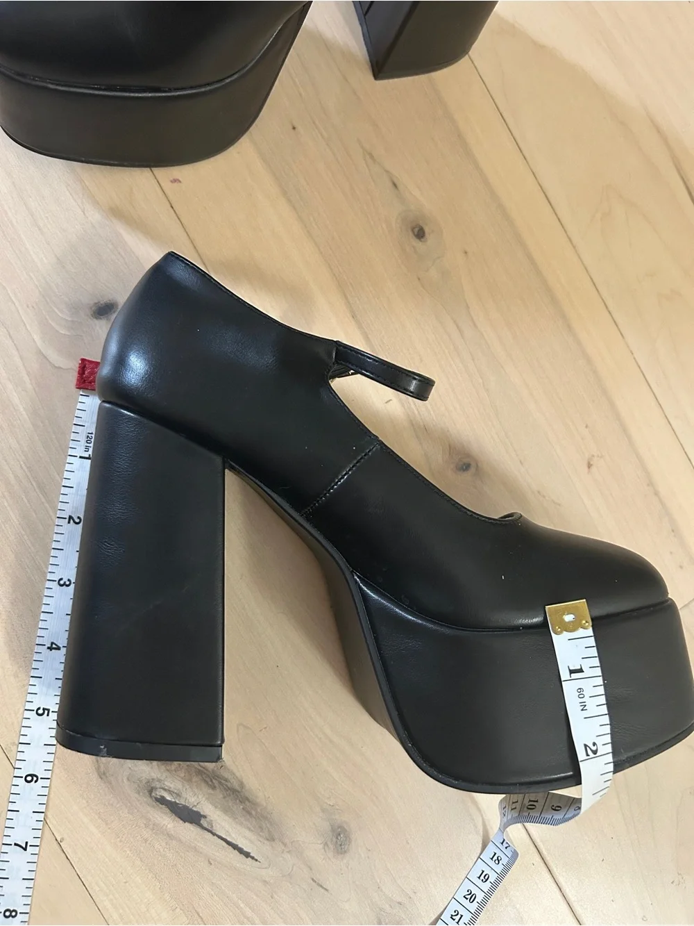Chunky High Heel Mary Jane Platform Sandals Size 6 With Buckle Closure Black